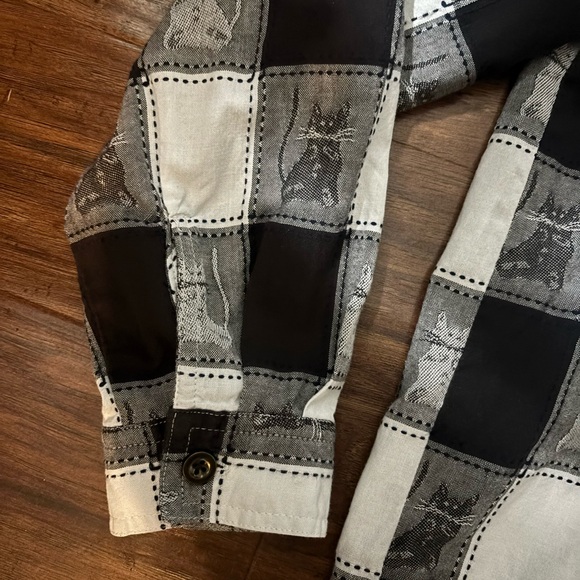 Blair vintage Black and White Cat Button Down Shirt - Picture 3 of 6